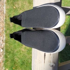 Market and Spruce Adriana Stretch Knit Slip-On Size 8, black.